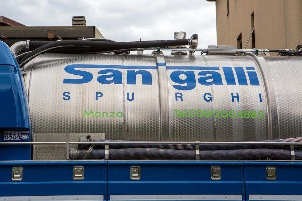 camion per l'autospurgo di Sangalli spurghi