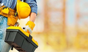 dettaglio di un operaio in cantiere