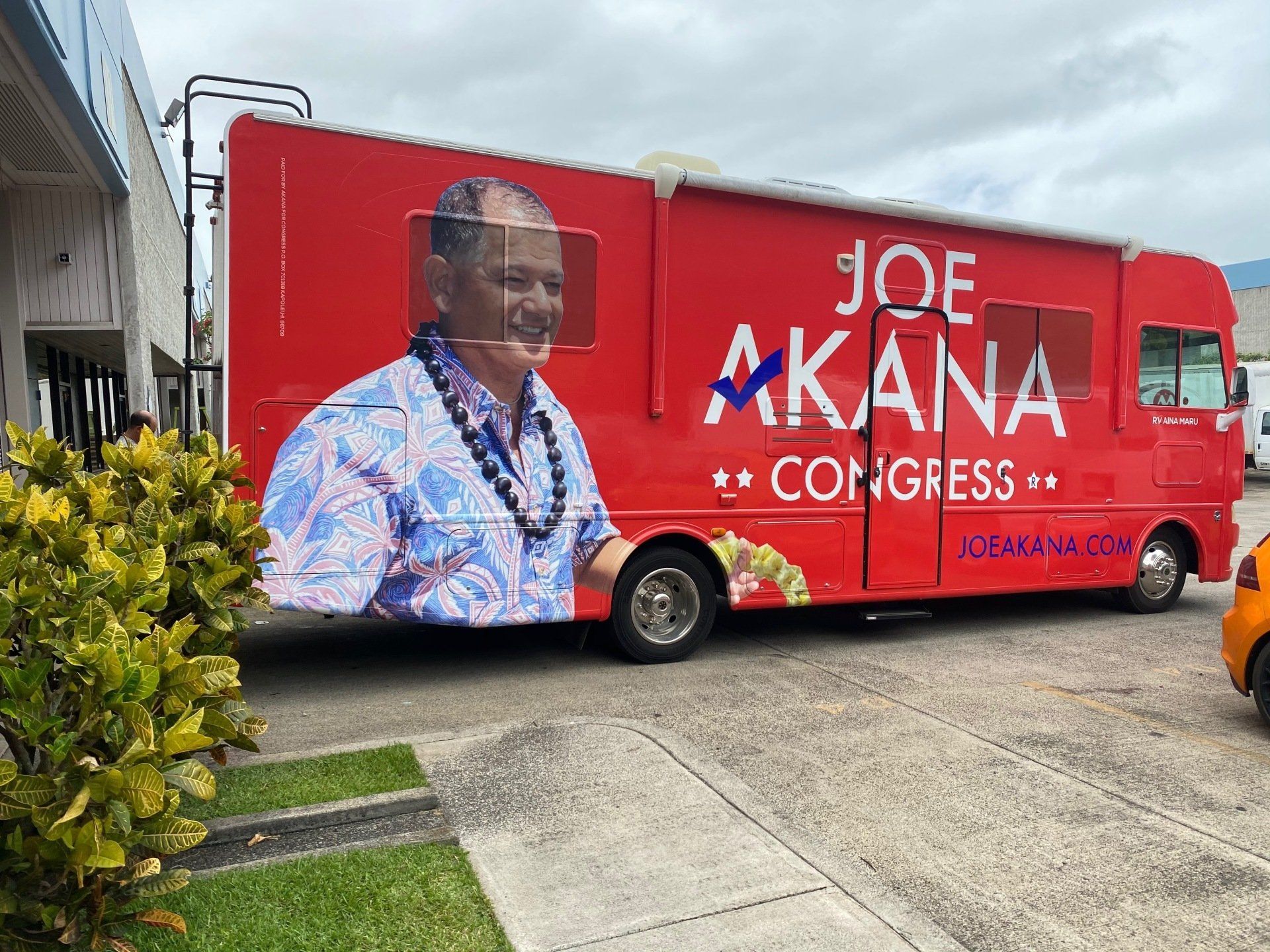 bus wraps Hawaii