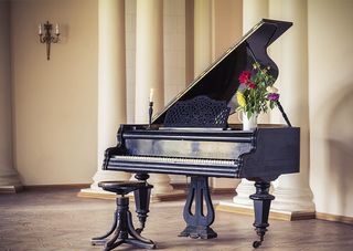 Antiques and furnishings in Hamilton