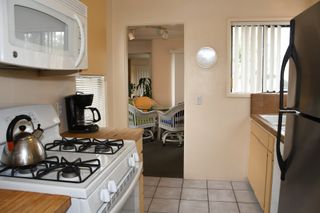 800 Balboa Court kitchen