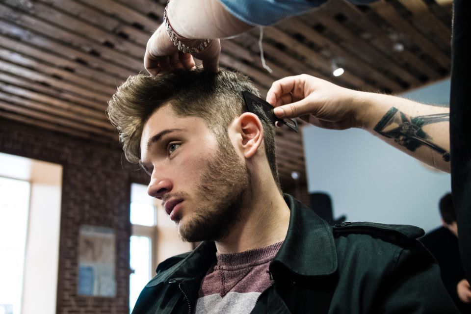 Taglio maschile corto