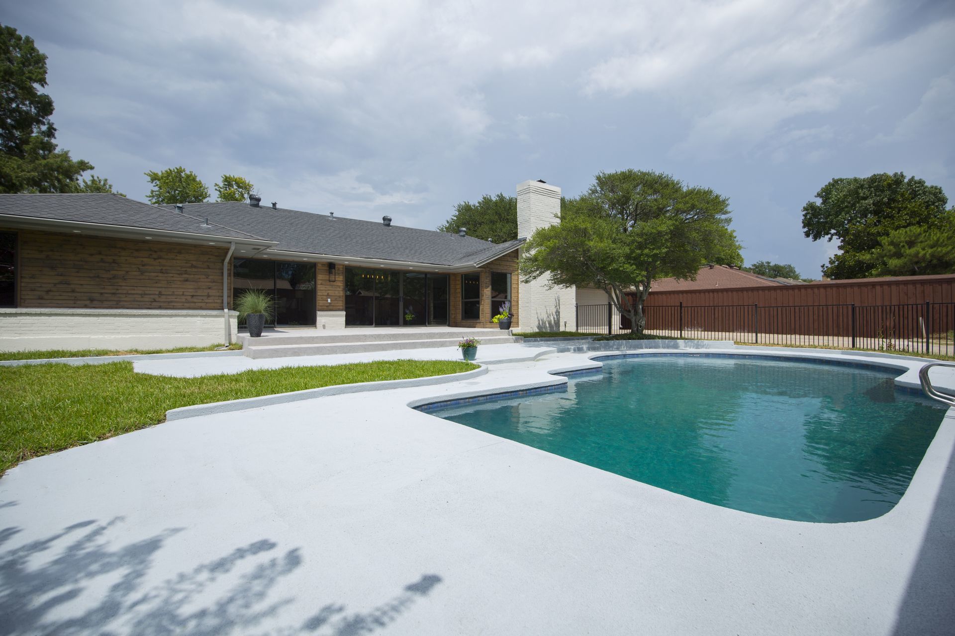 TOWN BLUFF HOUSE