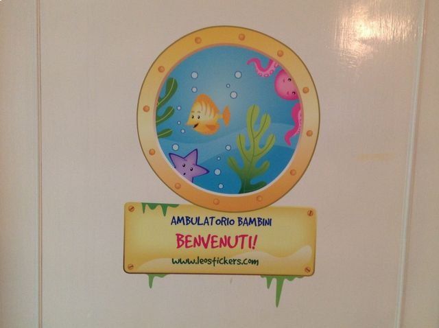adesivo ingresso bambini