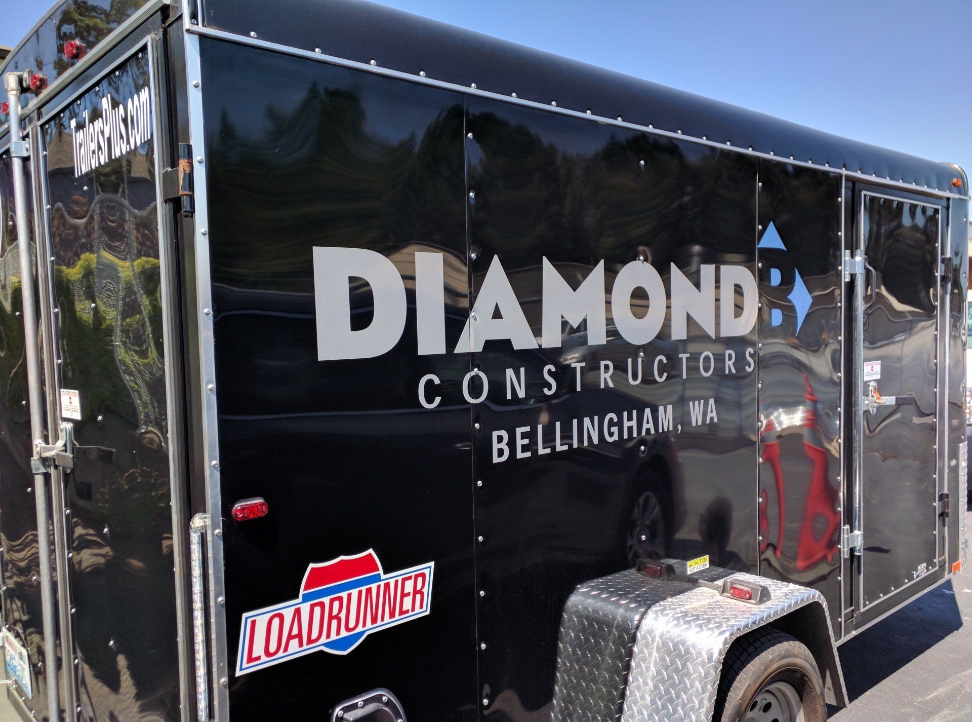 fleet vehicle vinyl graphics on a trailer