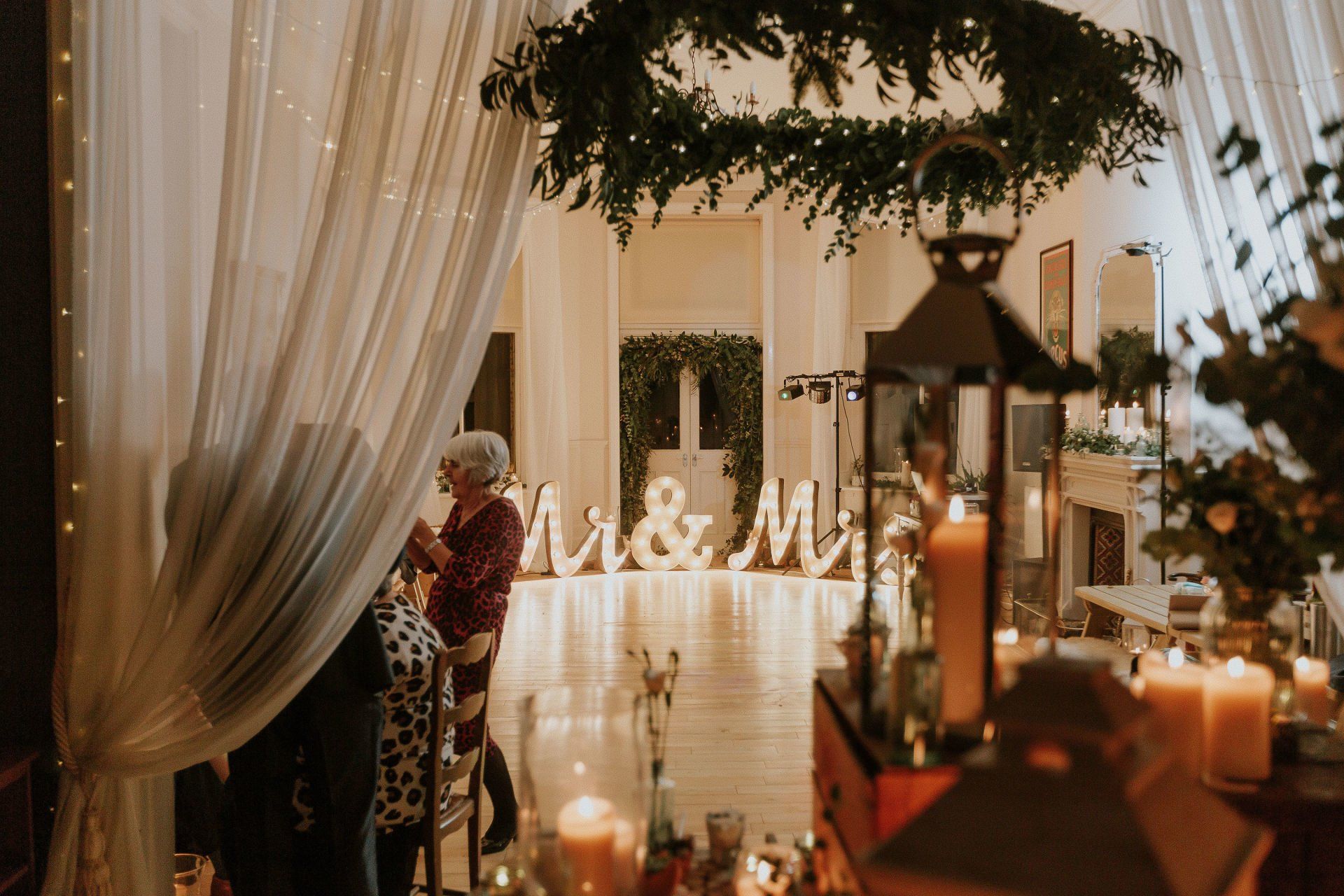Wedding reception decor: