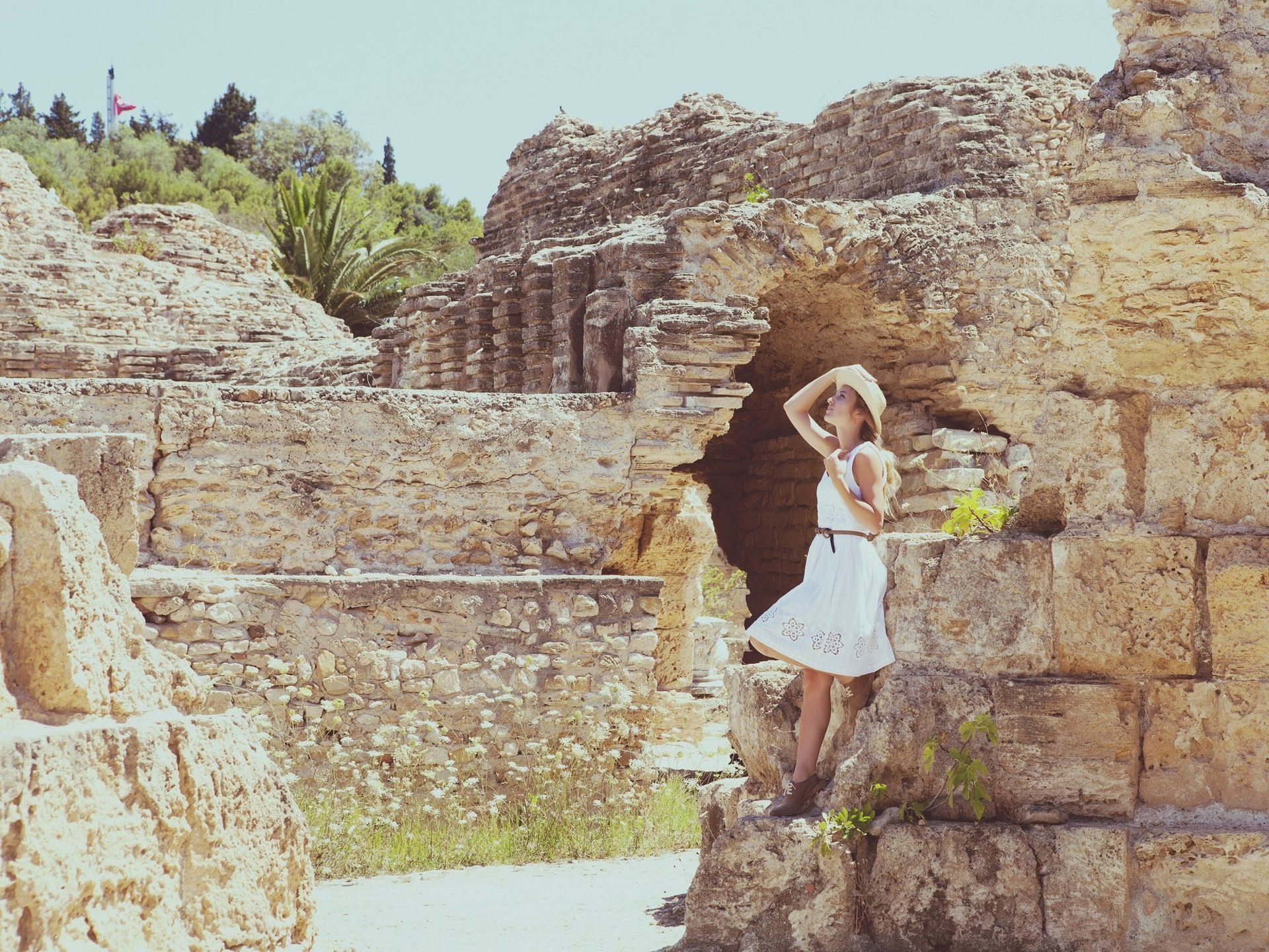 Woman photographed in white clothing