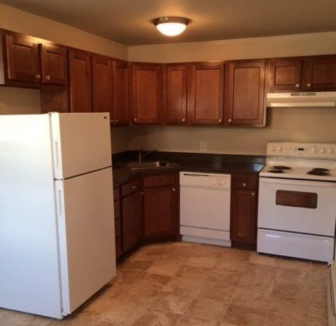 THE RESIDENCES AT WHITE HALL - Kitchen