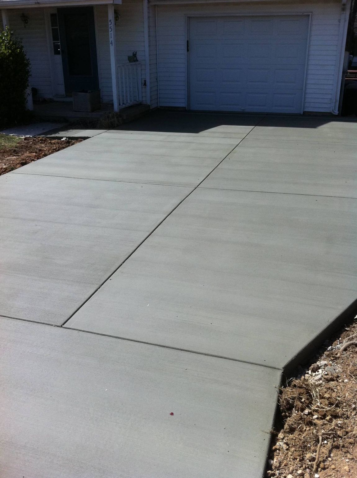 Broom finish concrete driveway
