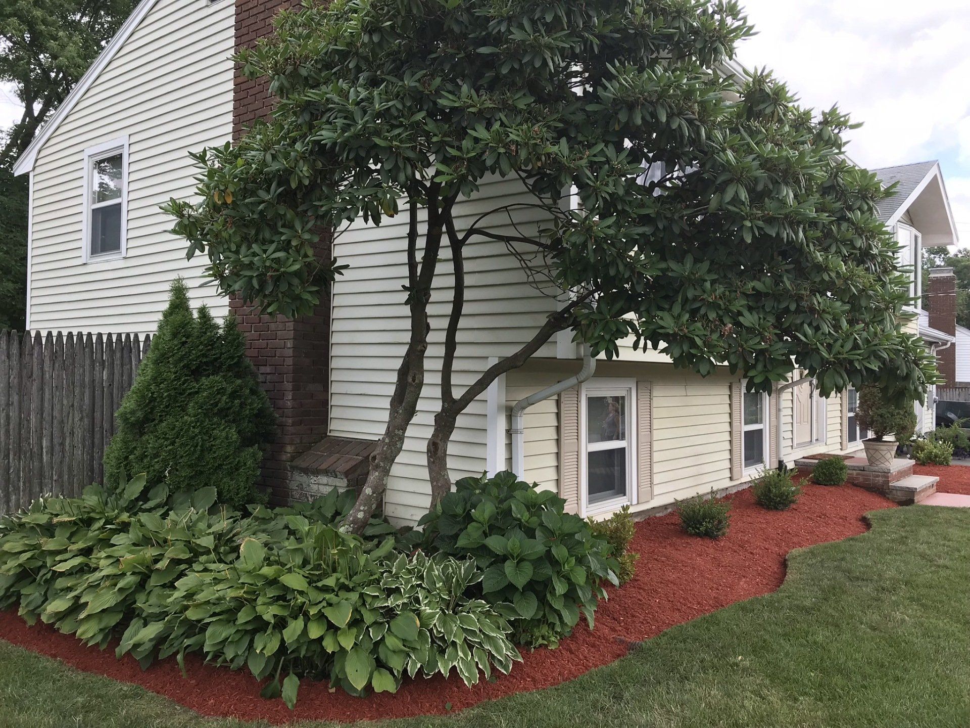 mowing edging mulching pruning