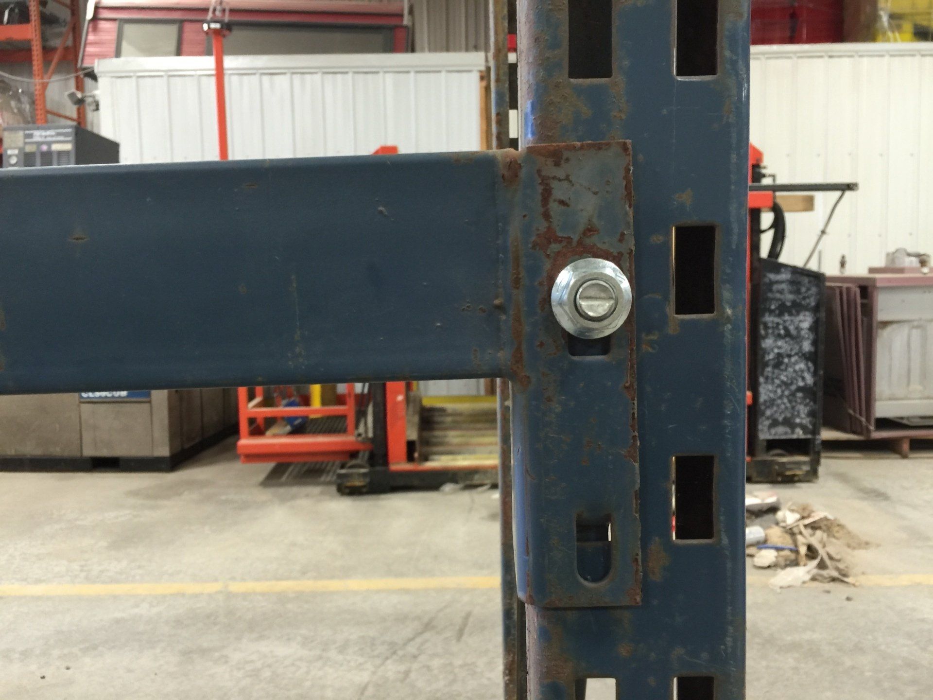 Unarco - T-bolt - 5