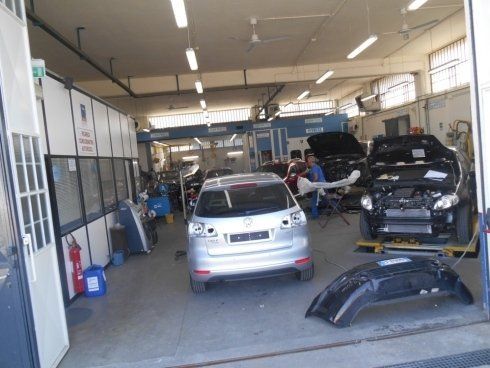 riparazione di auto