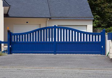 commercial gate