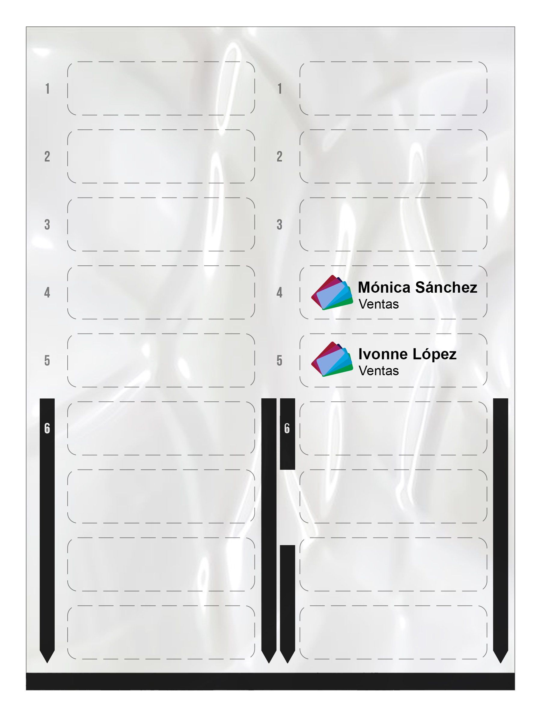 Organizador colgante de plástico transparente con clips negros y dos etiquetas con logotipos de colores en el lado derecho.