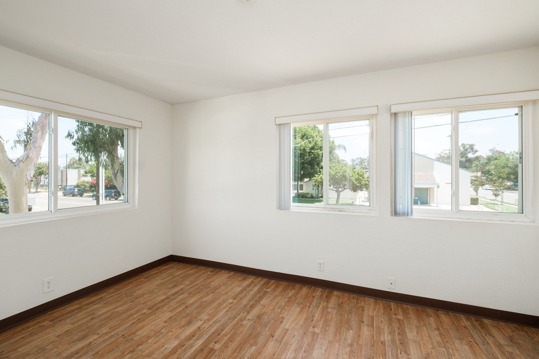 Oakvilla Apartments