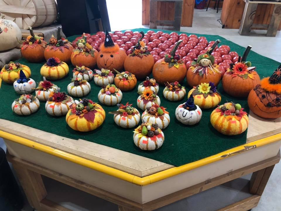 Klingel's Farm, halloween decorations