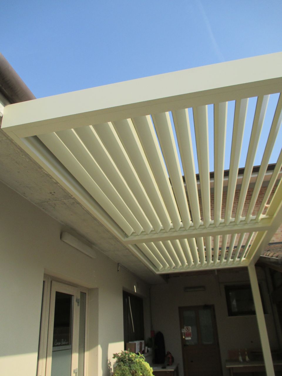 pergola frangisole in alluminio