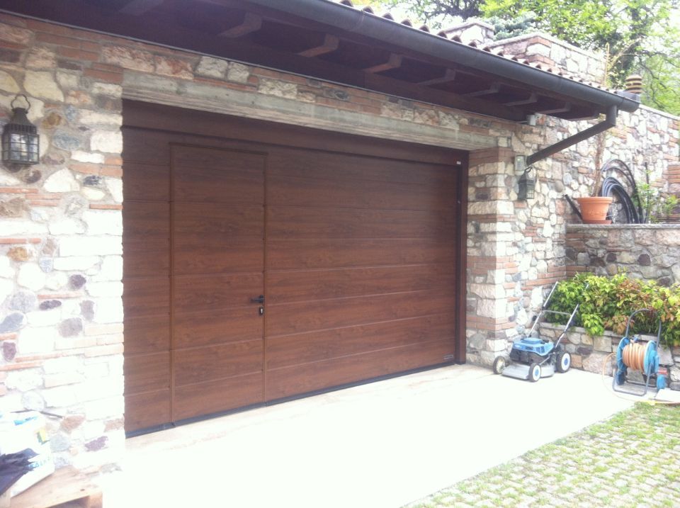 infisso per garage con porta laterale
