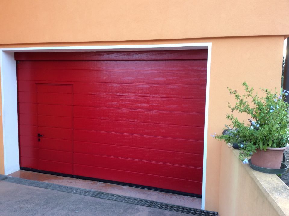 portone per garage con porta laterale