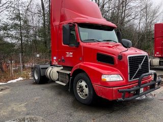 Tandem Axle & Single Axle Day Cabs | Fleet Resources LLC