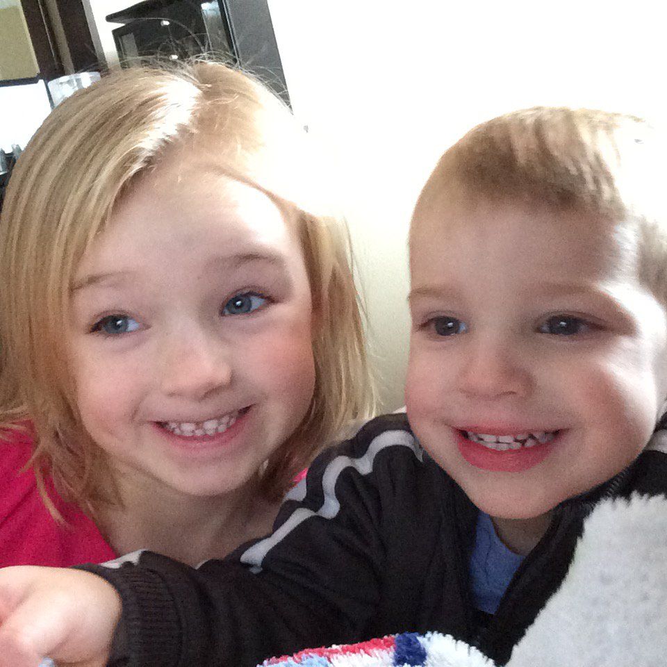 2 kids smiling