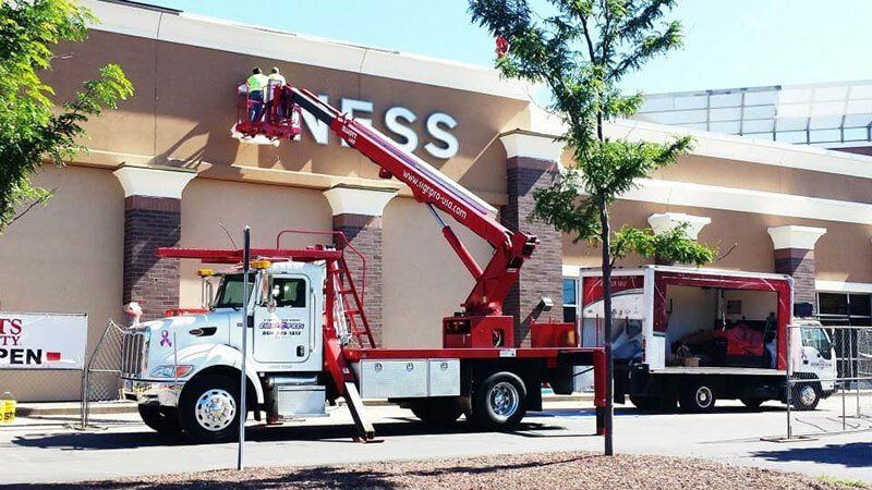 la fitness construction signage