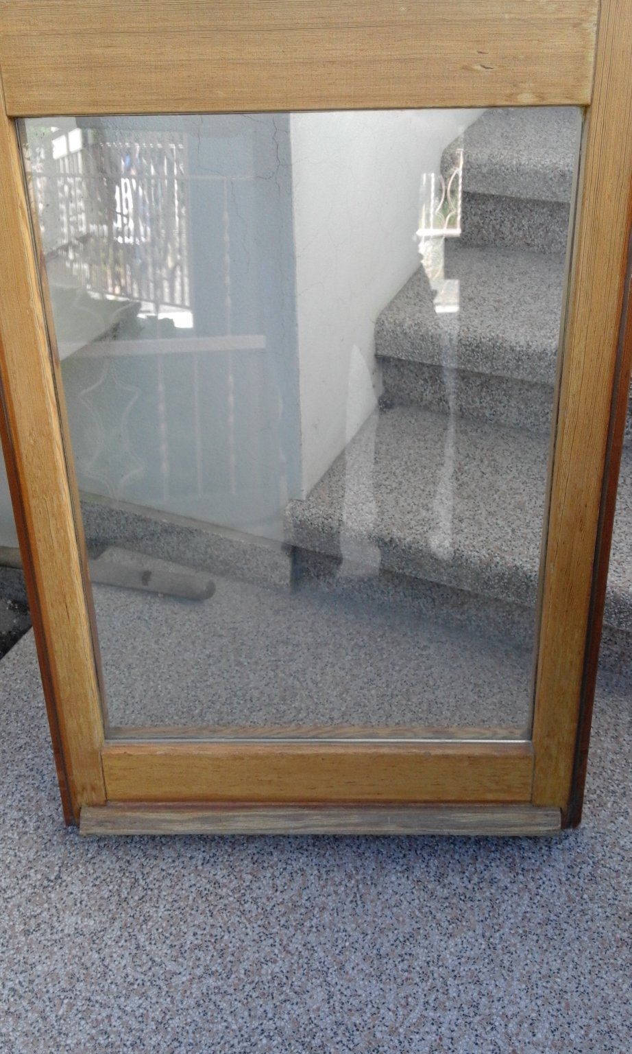 Restauro finestre in legno prima: Martino multiservizi