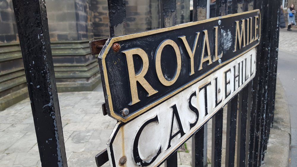 Royal Mile in Edinburgh Edinburgh Royal Mile Castle Hill