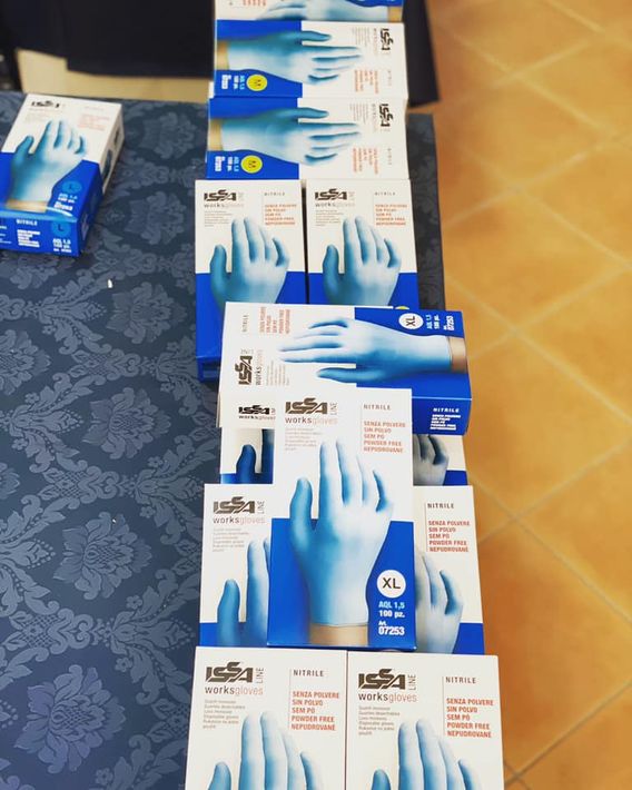 confezioni di guanti monouso