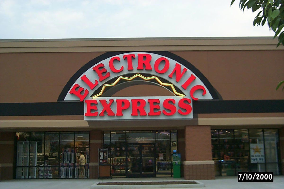 The electronic express store is shown on 7/10/2000
