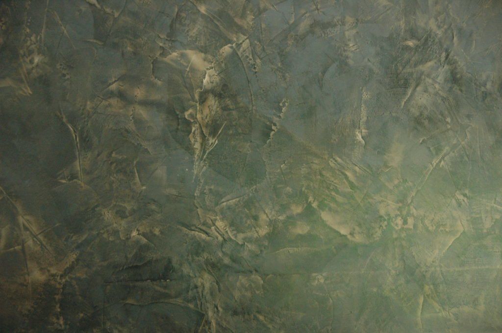 Murals & More of Franklin paints an amazing venetian with copper wax mural. See this as well as other featured designs by renowned artist, Michael Cooper.