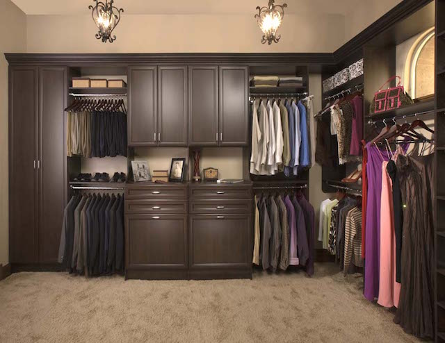 Chocolate Pear Premier Walk-In with Hutch