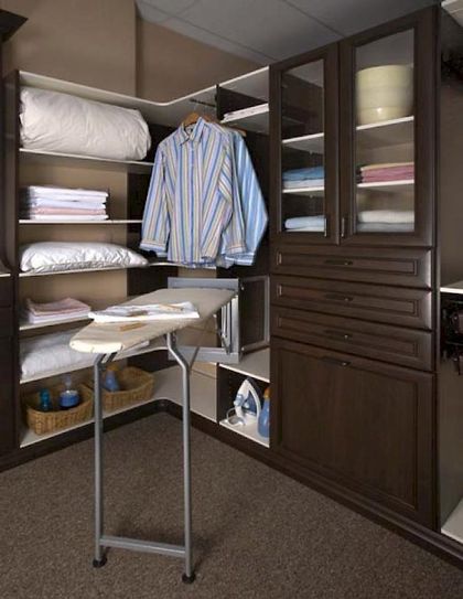 Chocolate Pear Premier Gentleman’s Walk-In Closet