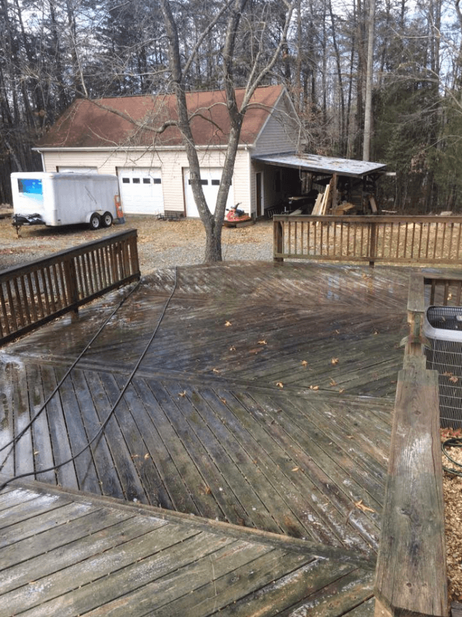 Wooden Veranda Before Power Washing – Kents Store, VA – Central Virginia Power Washing