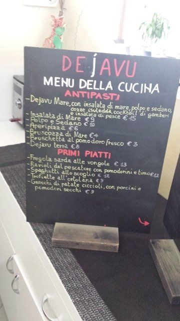 menù scritto sulla lavagnetta