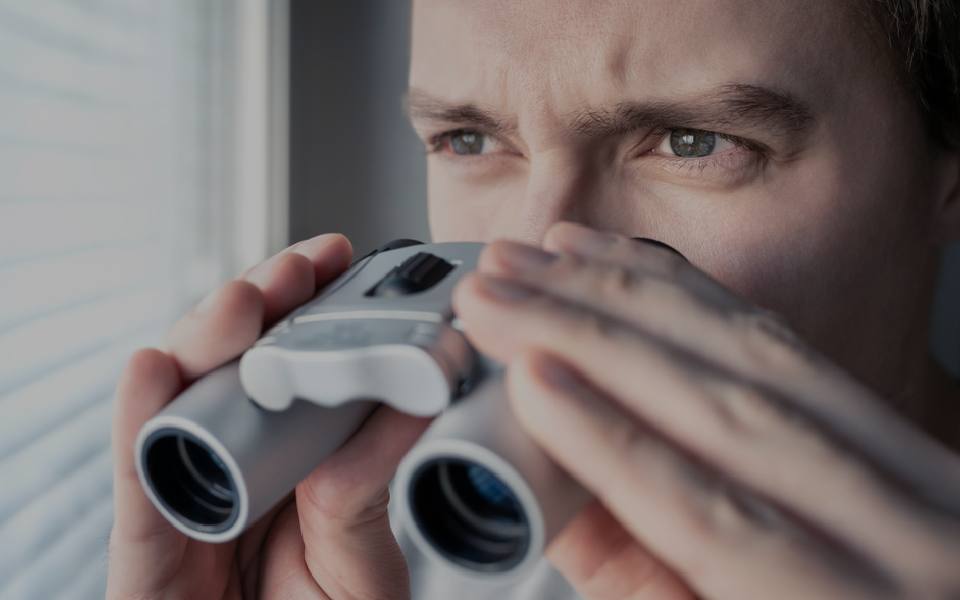 comportamenti di violazione alla privacy, stalking