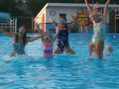 Kids and adults at pool - Swim club in York, PA Kids and adults at pool - Swim club in York, PA