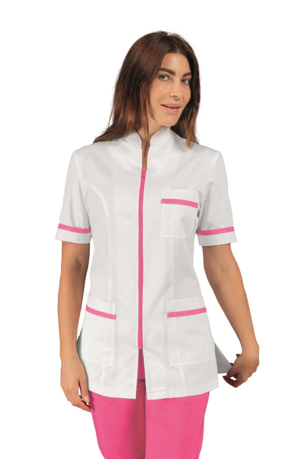 divisa ospedaliera bianca e rosa