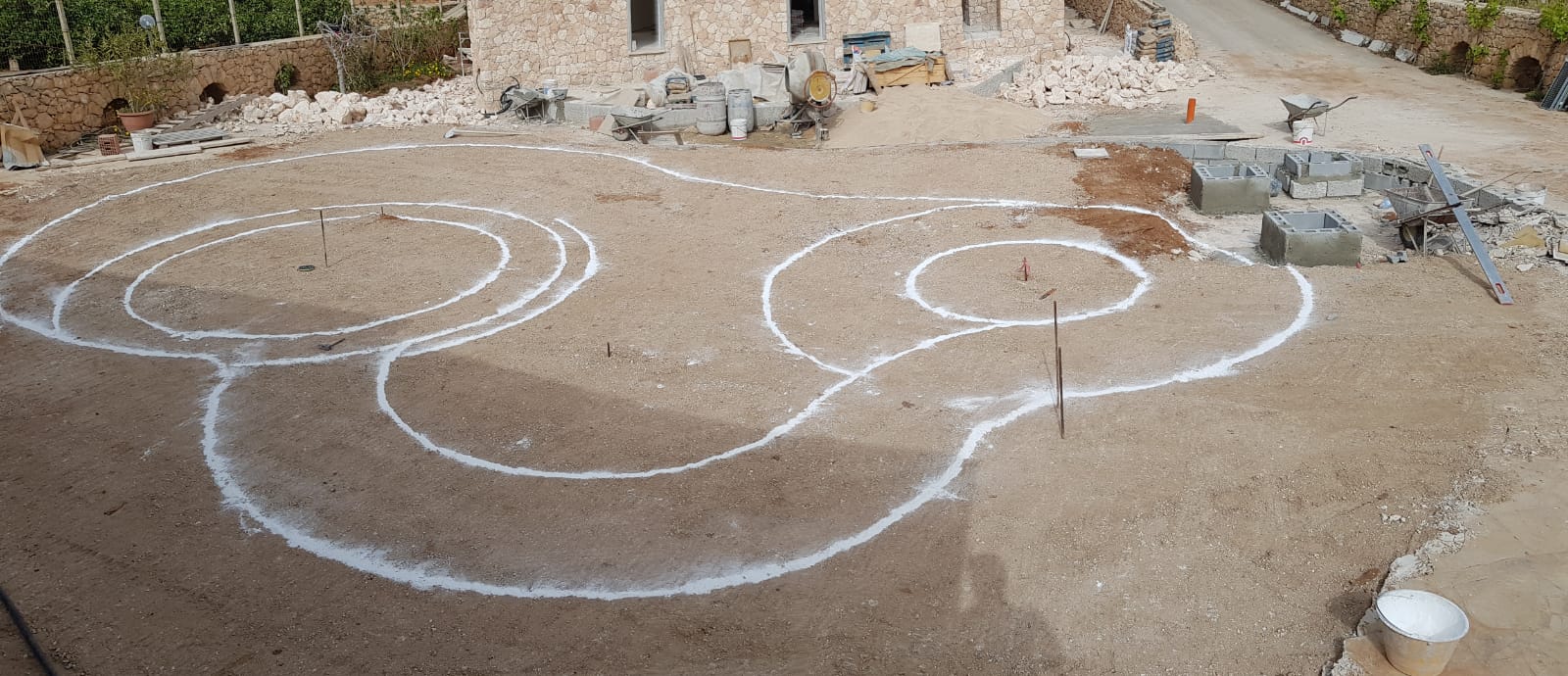 Lavori per la realizzazione di una piscina