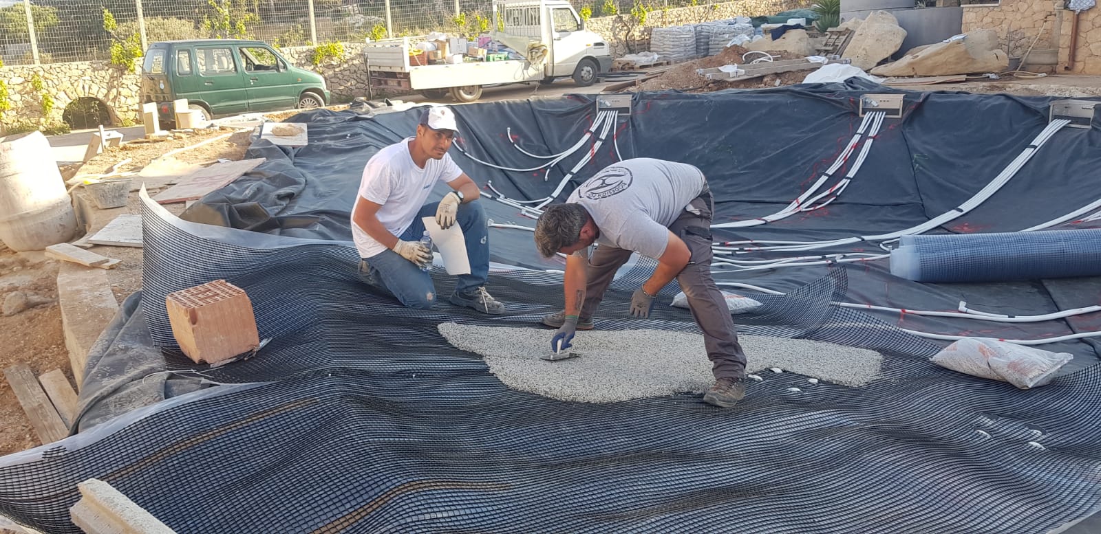 Lavori per la realizzazione di una piscina