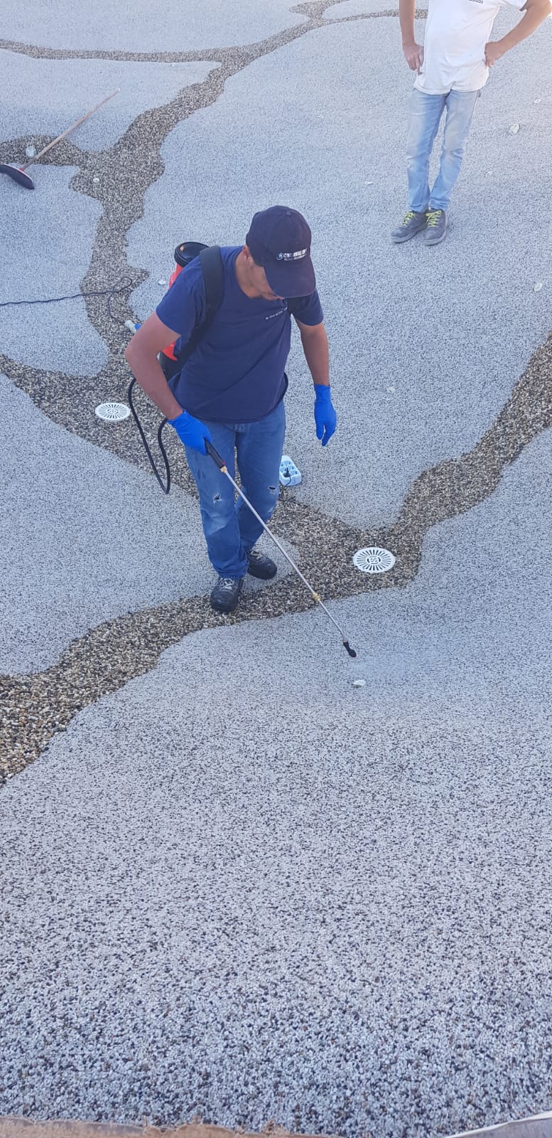 Lavori per la realizzazione di una piscina