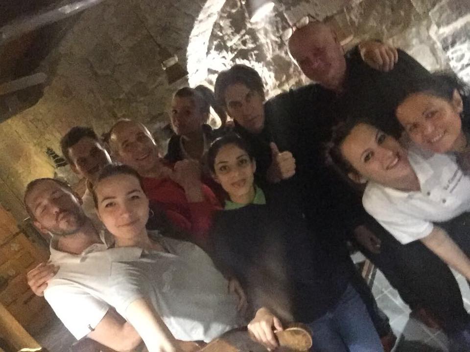 10 membri dello staff della pizzeria
