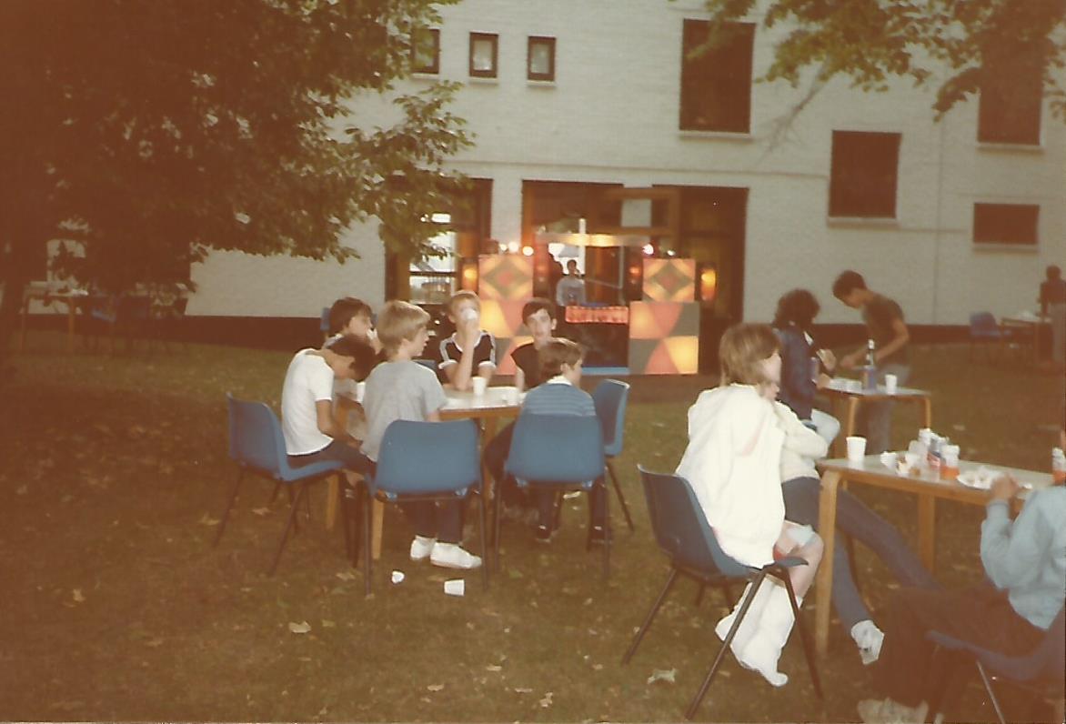 outdoor children's disco party