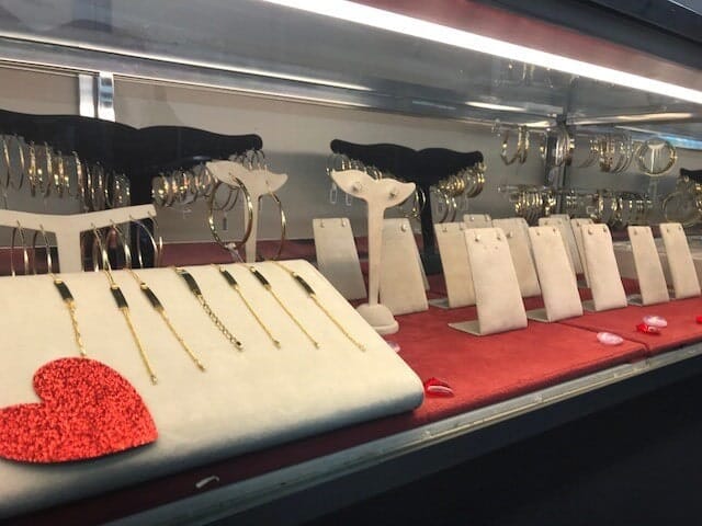 Bracelet and aerrings Jewelry - Pawn Shop in Lancaster, CA