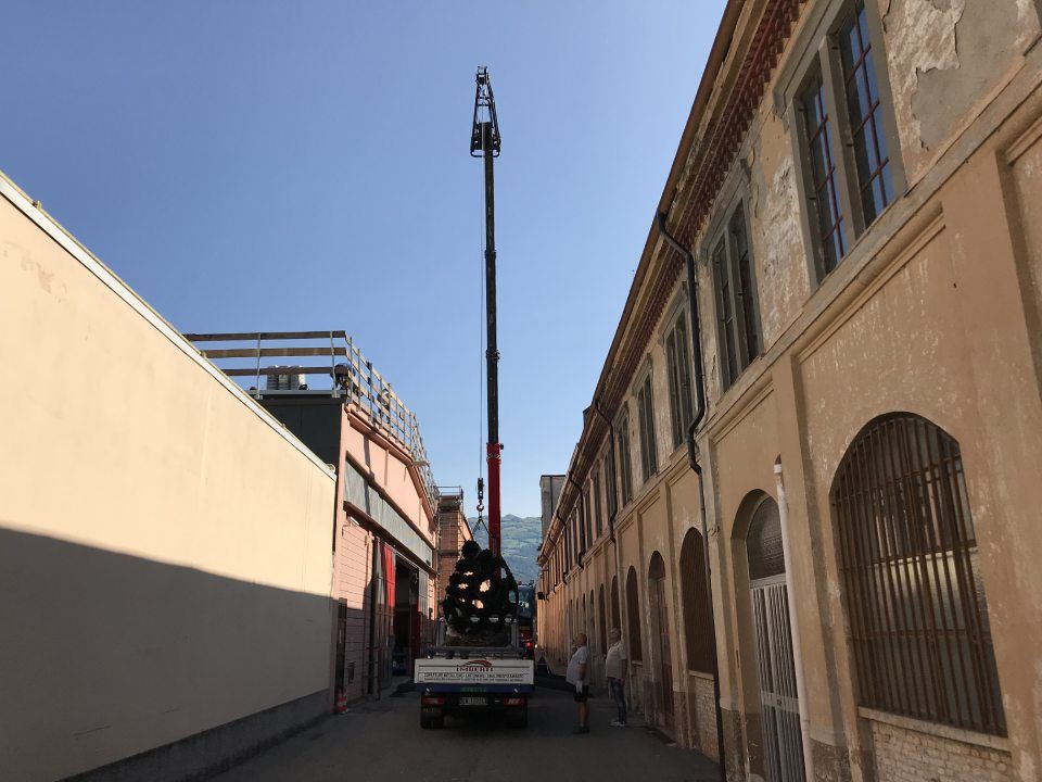 autogrù per rimozione pannelli in amianto