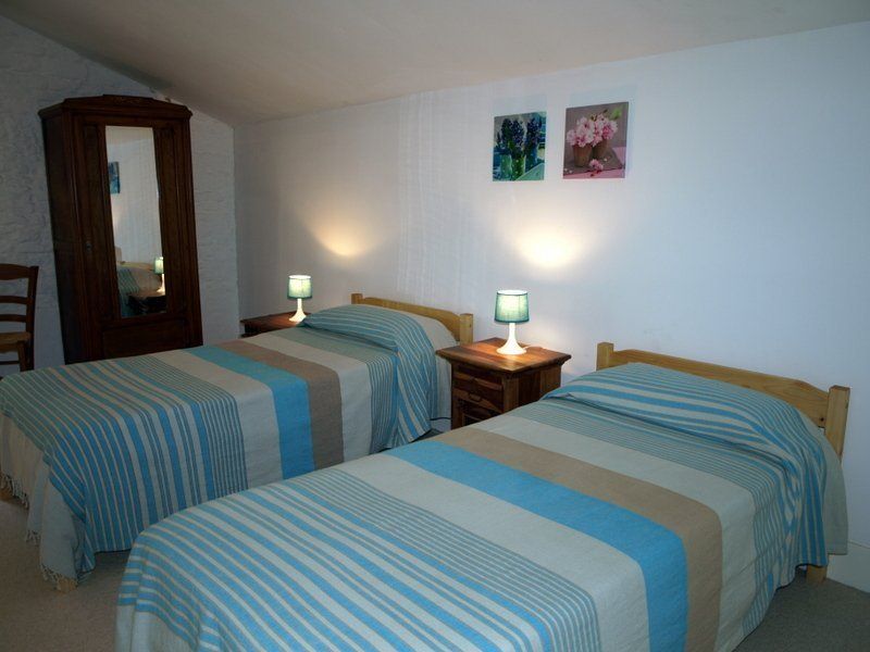 second-twin-bedroom
