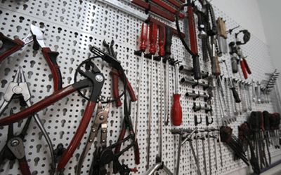 attrezzatura da lavoro in officina