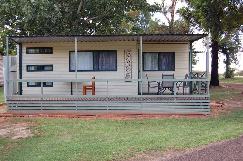 villa in caravan park in curlwaa
