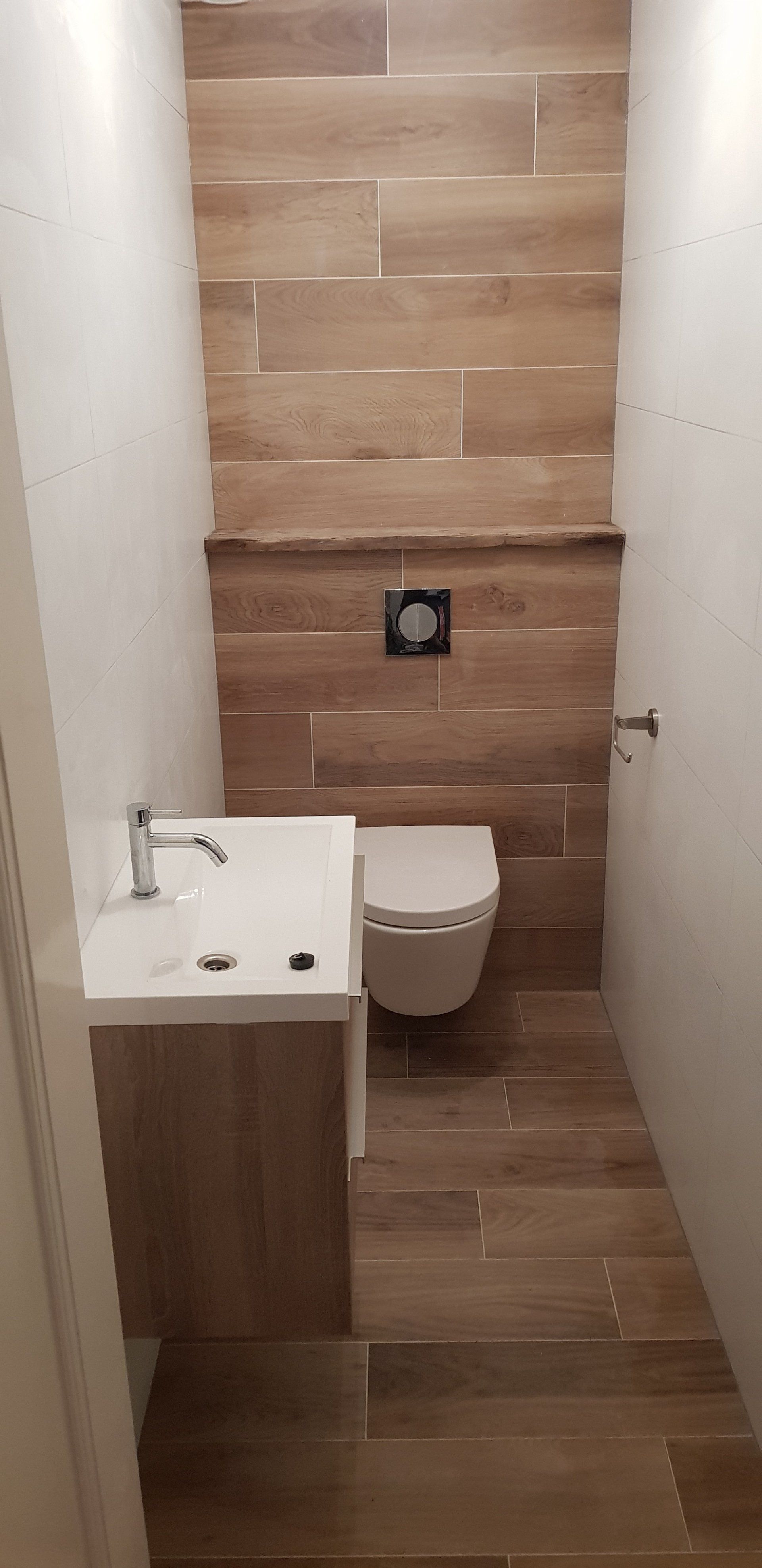 Tegelwerk in een gerenoveerde badkamer