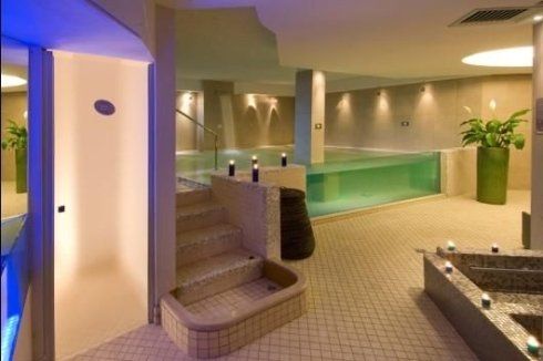 impianto di illuminazione con faretti per spa